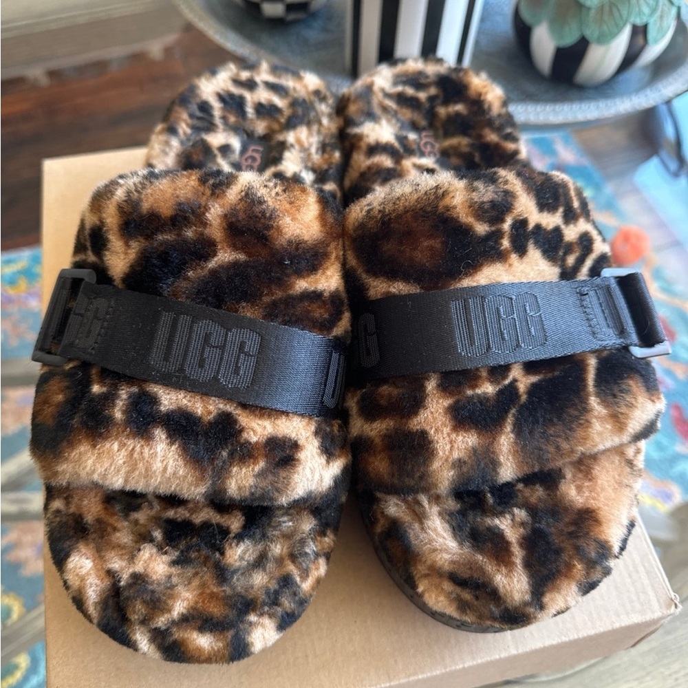 Ugg fluffita Panther Print Platform Slippers